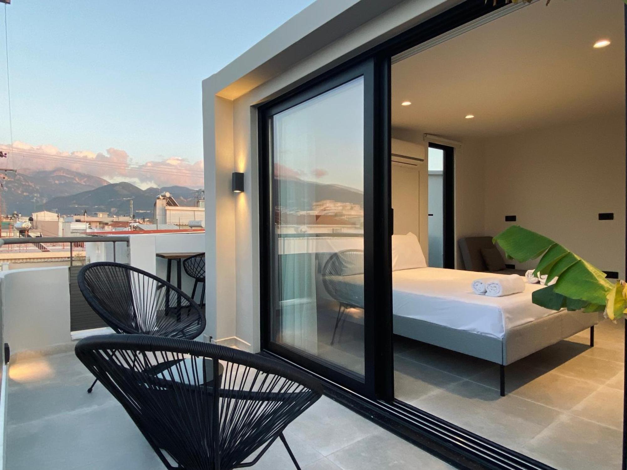 Appartamento Hyperion Penthouse Patras Esterno foto
