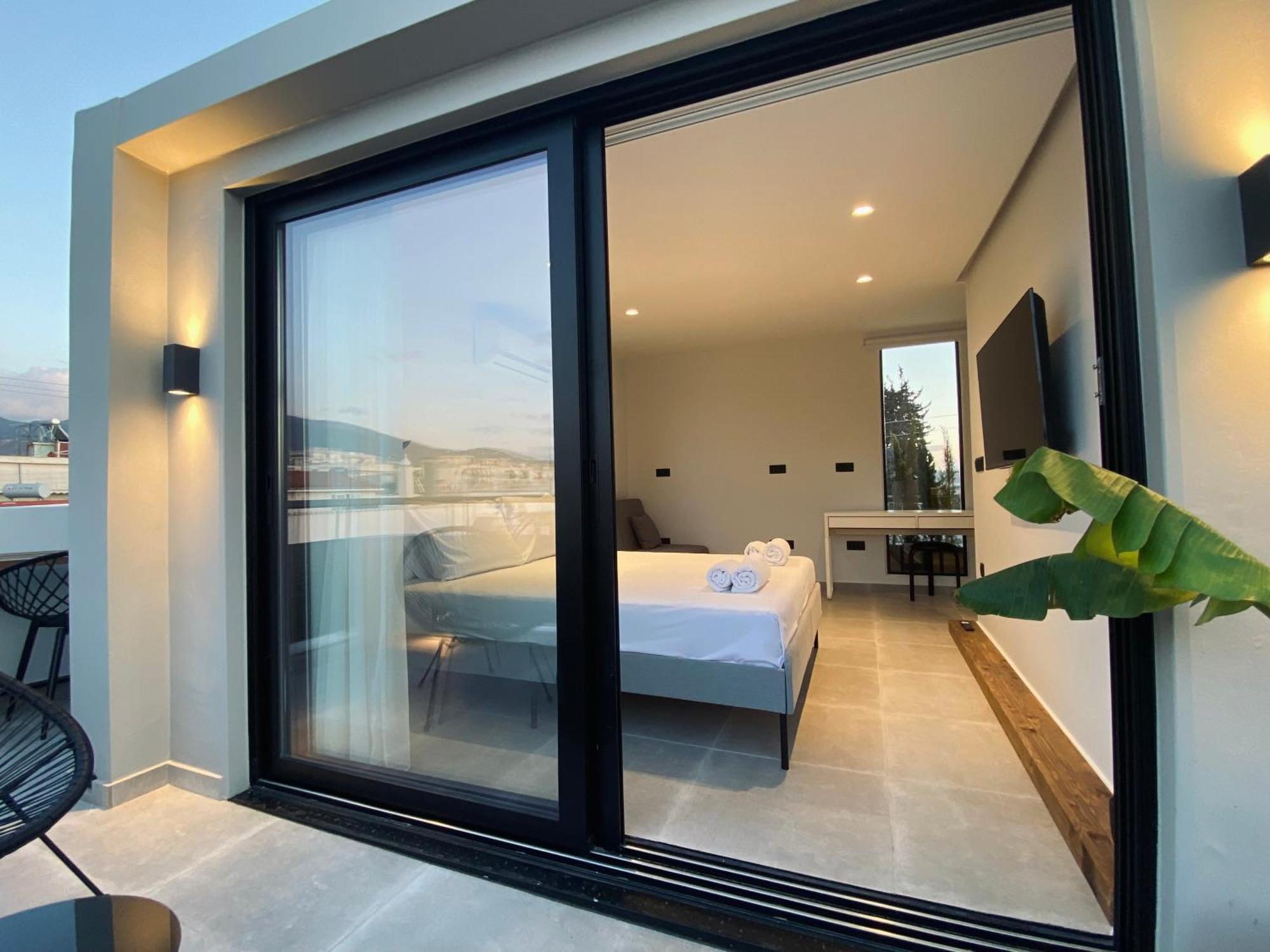 Appartamento Hyperion Penthouse Patras Esterno foto